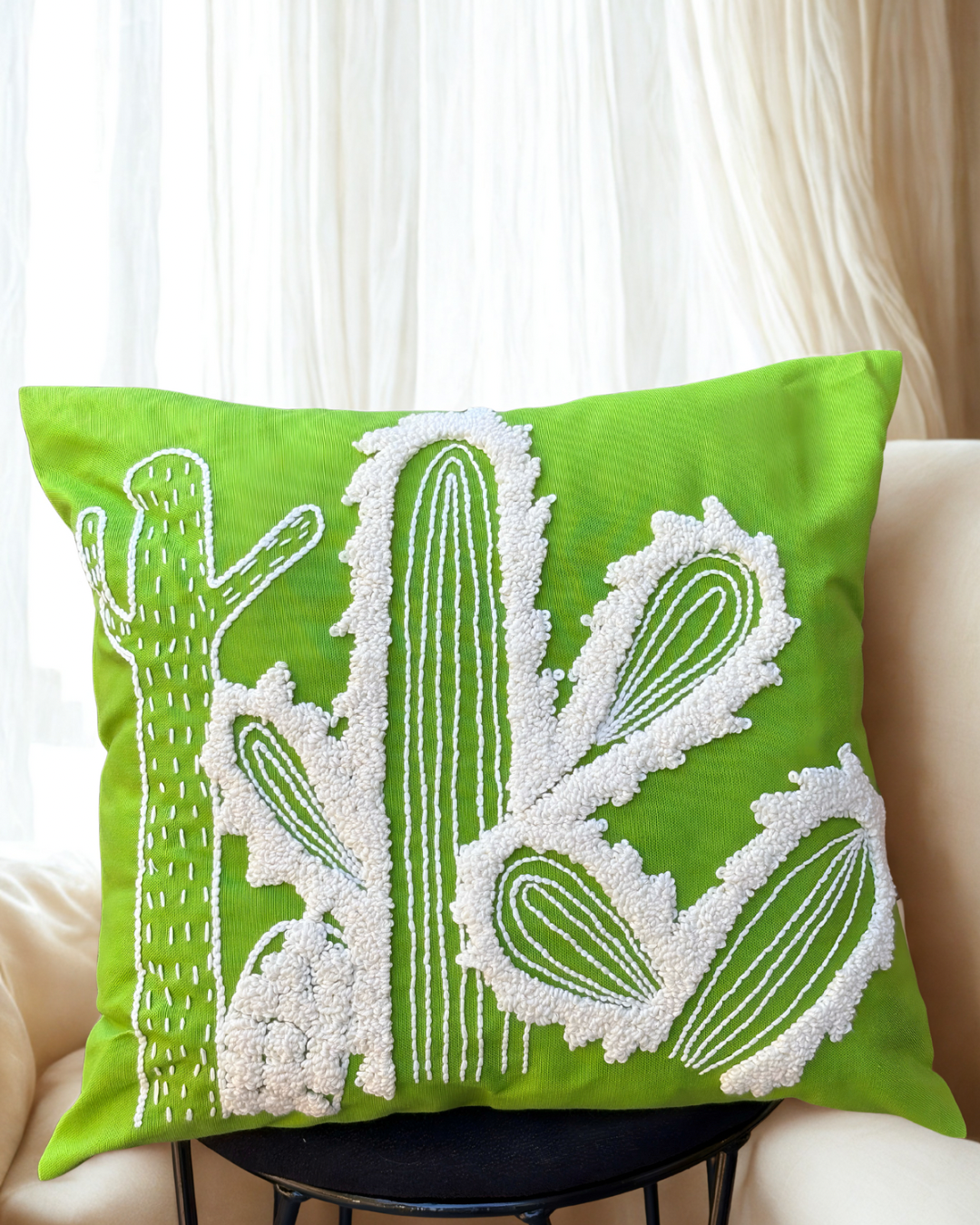 Kaktüs Desenli Punch İşlemeli Kırlent