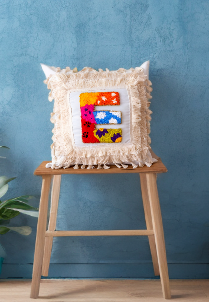 Kişiye Özel Baş Harf Punch İşlemeli Kırlent