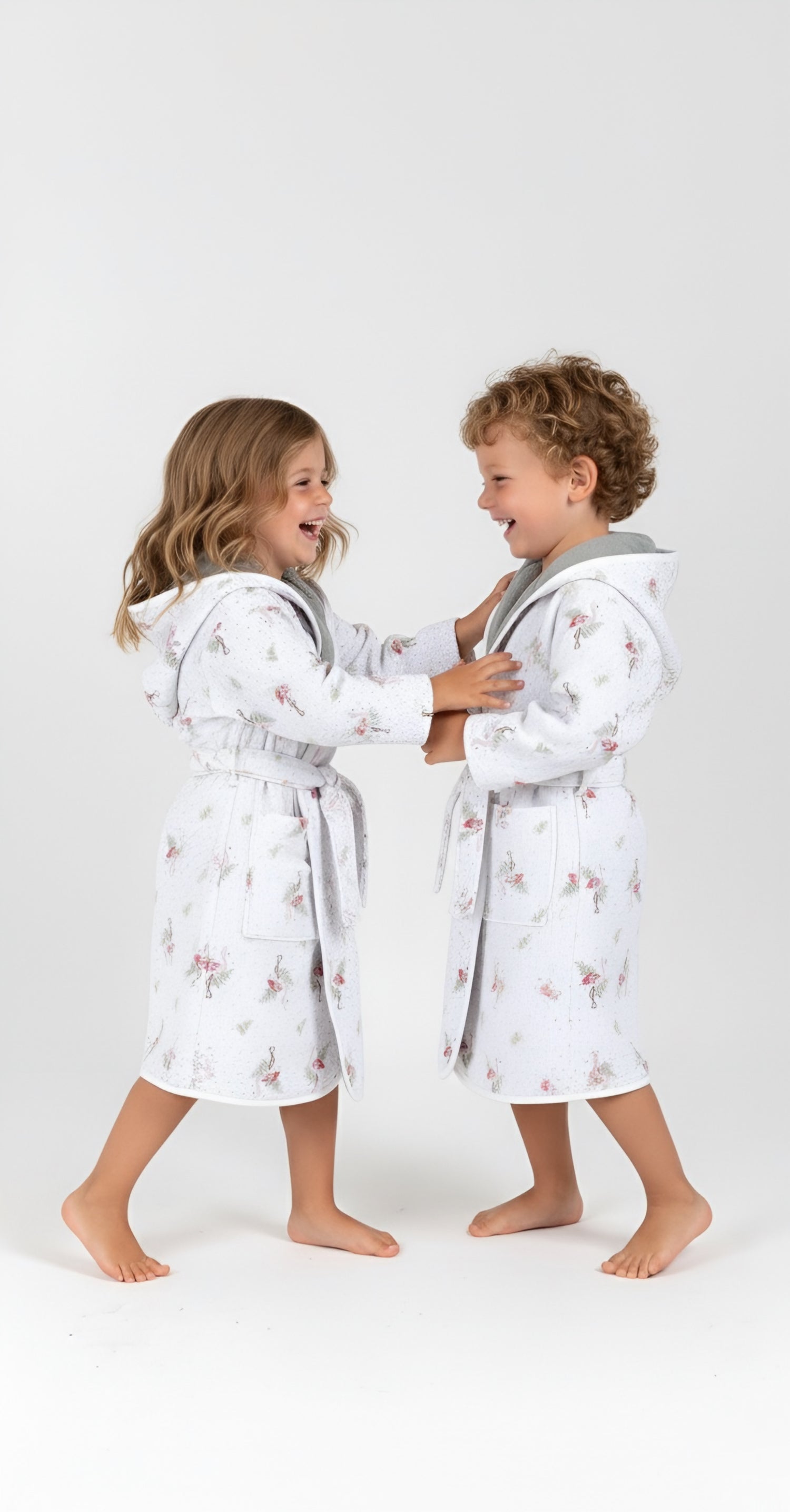 Çift Taraflı Kapüşonlu Çocuk Bornoz